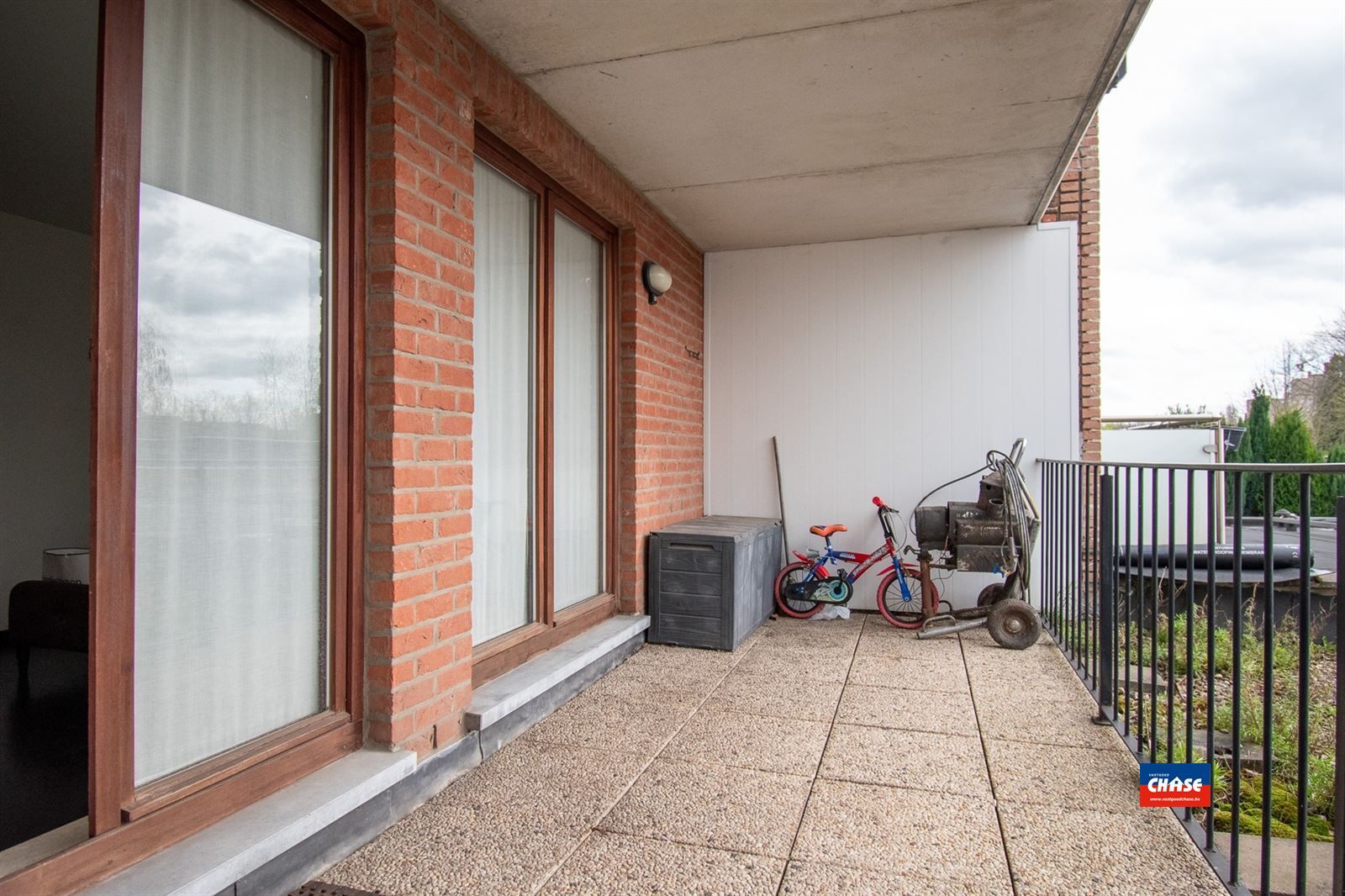 Instapklaar appartement met 2 slaapkamers + ruim terras foto 10