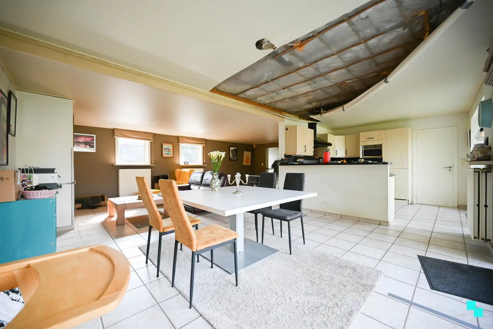 Alleenstaande, te renoveren villa in residentiële buurt foto 2