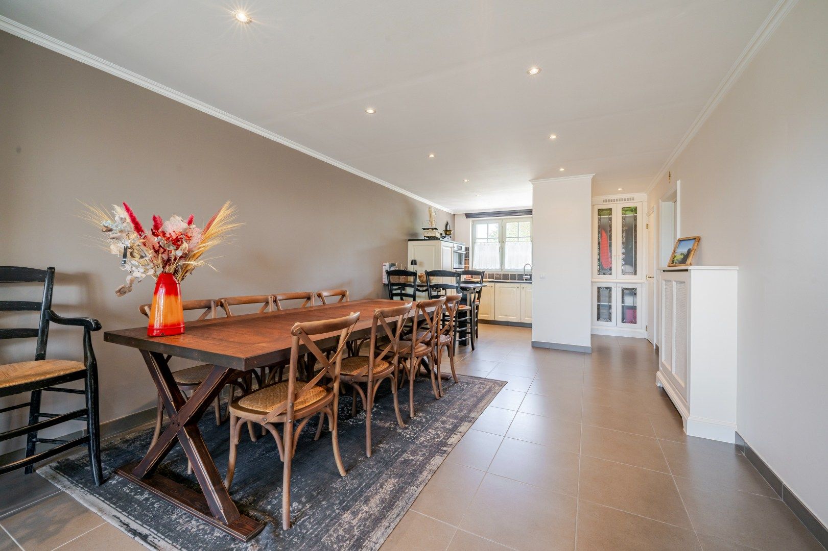 Ruime woonst met zongericht terras en garagebox foto 3