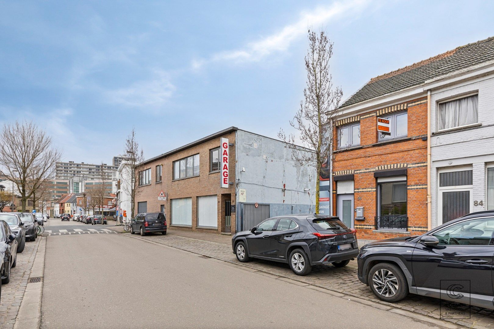 Op te frissen starterswoning met 4 slpk's op centrale ligging te Deurne! foto 3