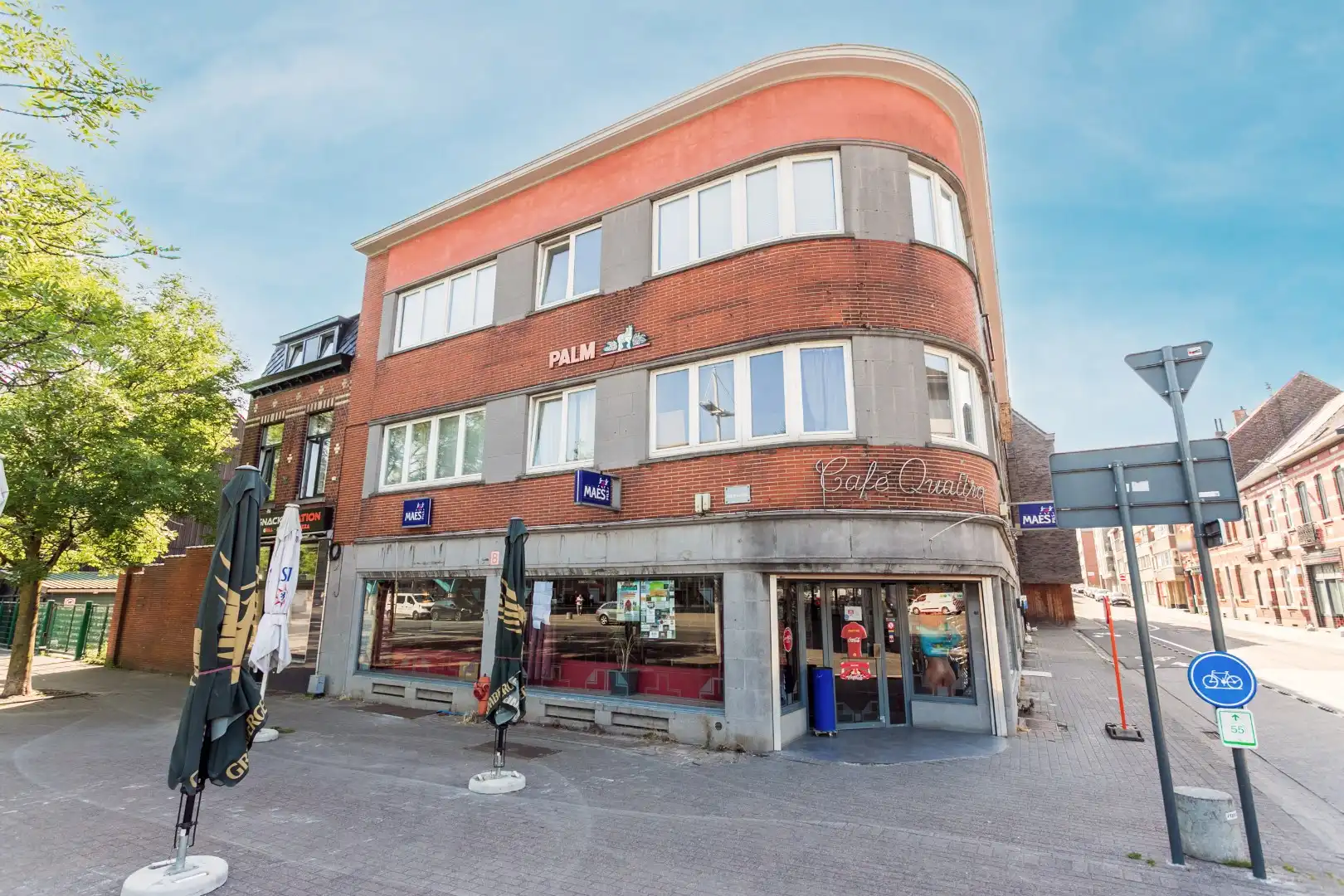 Ruim handelsgelijkvloers in centrum Halle foto 2