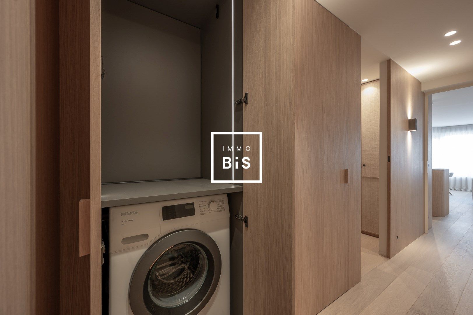 Luxueus gerenoveerd appartement centraal gelegen op enkele stappen van de zeedijk foto 12