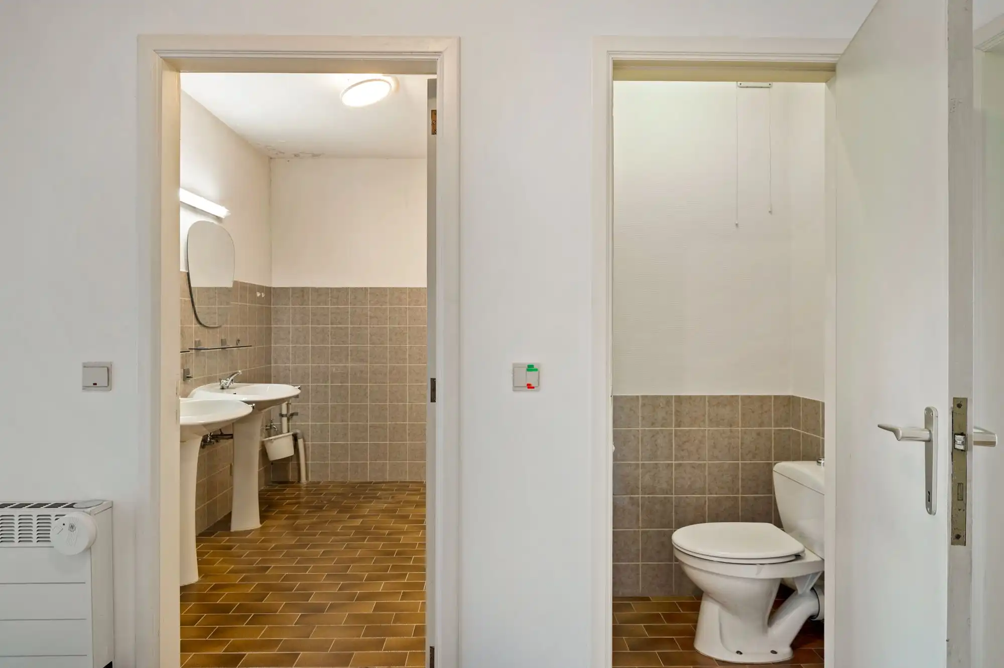 Lichtrijk appartement met sixties vibe en garagebox – ideaal renovatieproject! foto 17