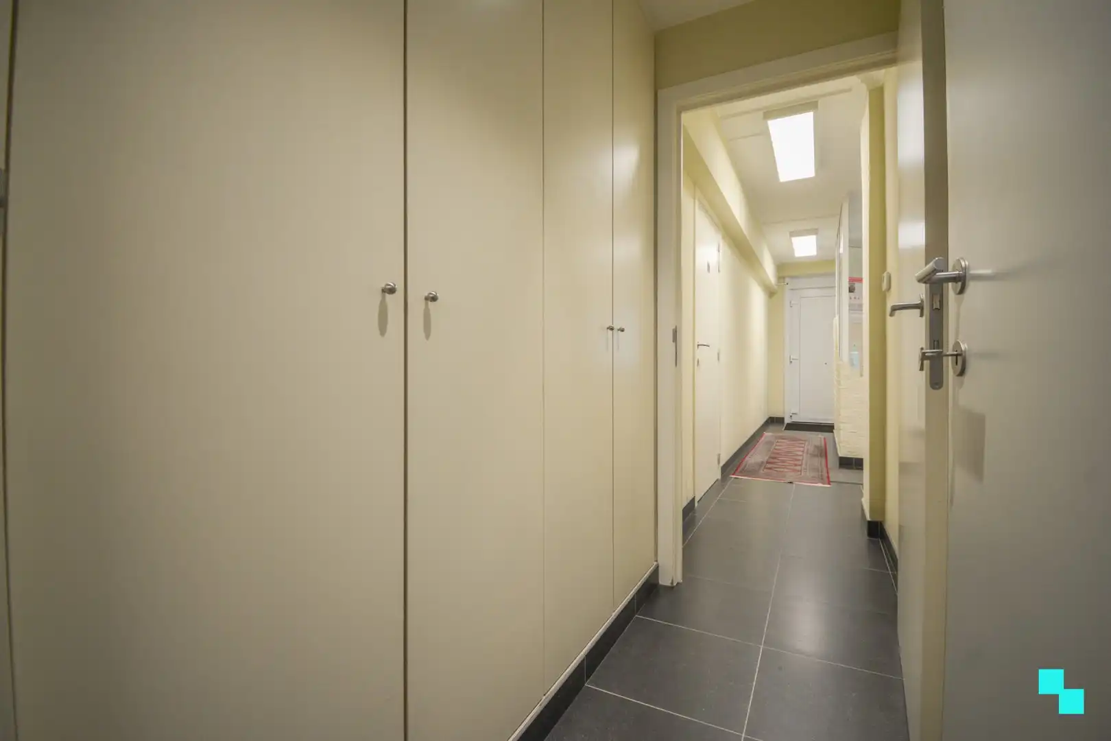 Verrassend ruime HOB met praktijk te Sint-Henricus foto 14