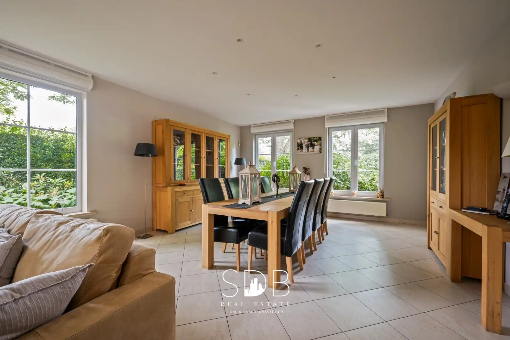 IN OPTIE - Prachtig landhuis met paardenfaciliteiten op 15.804m² foto 12