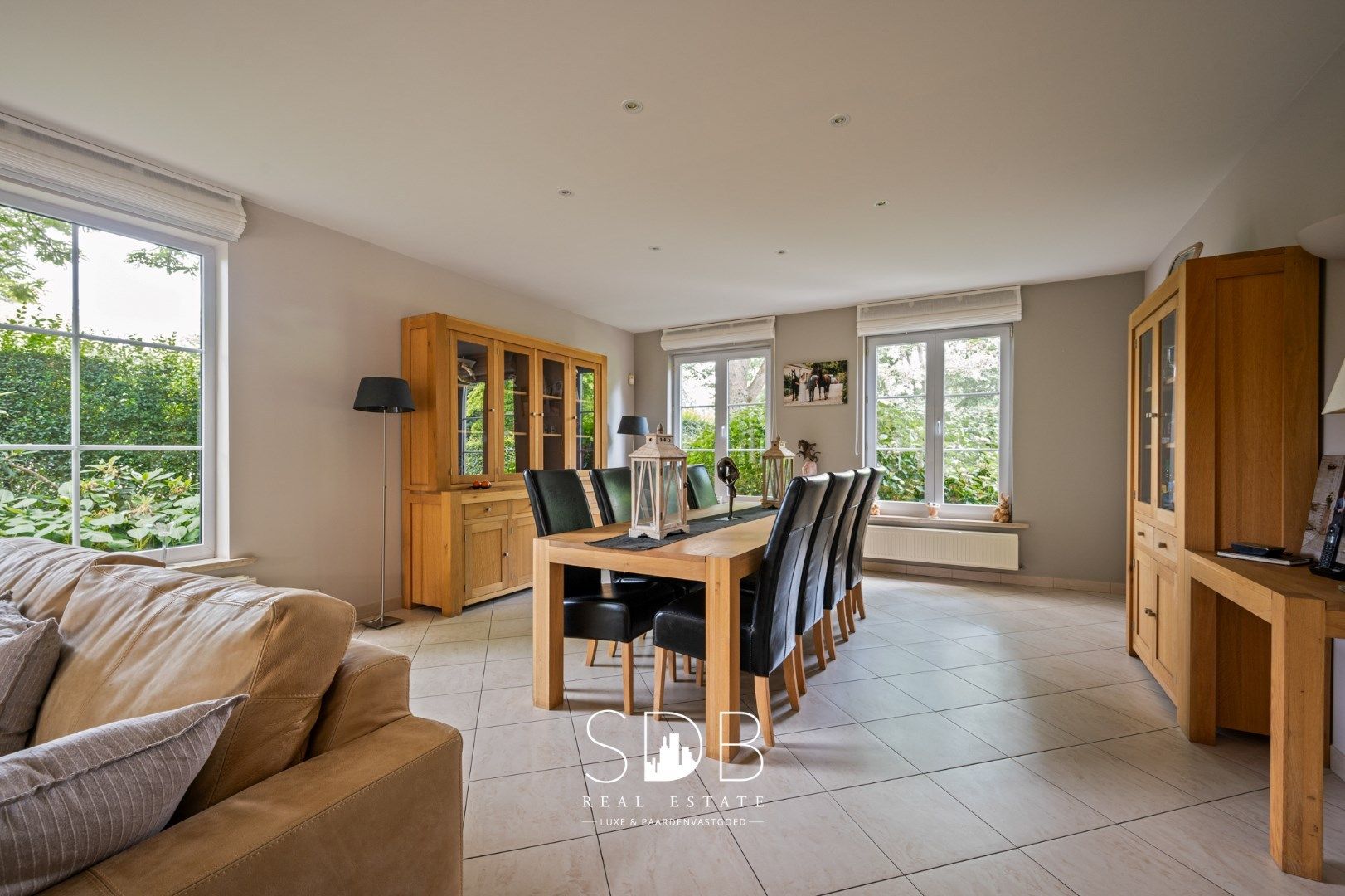 Prachtig landhuis met paardenfaciliteiten op 15.804m² foto 12