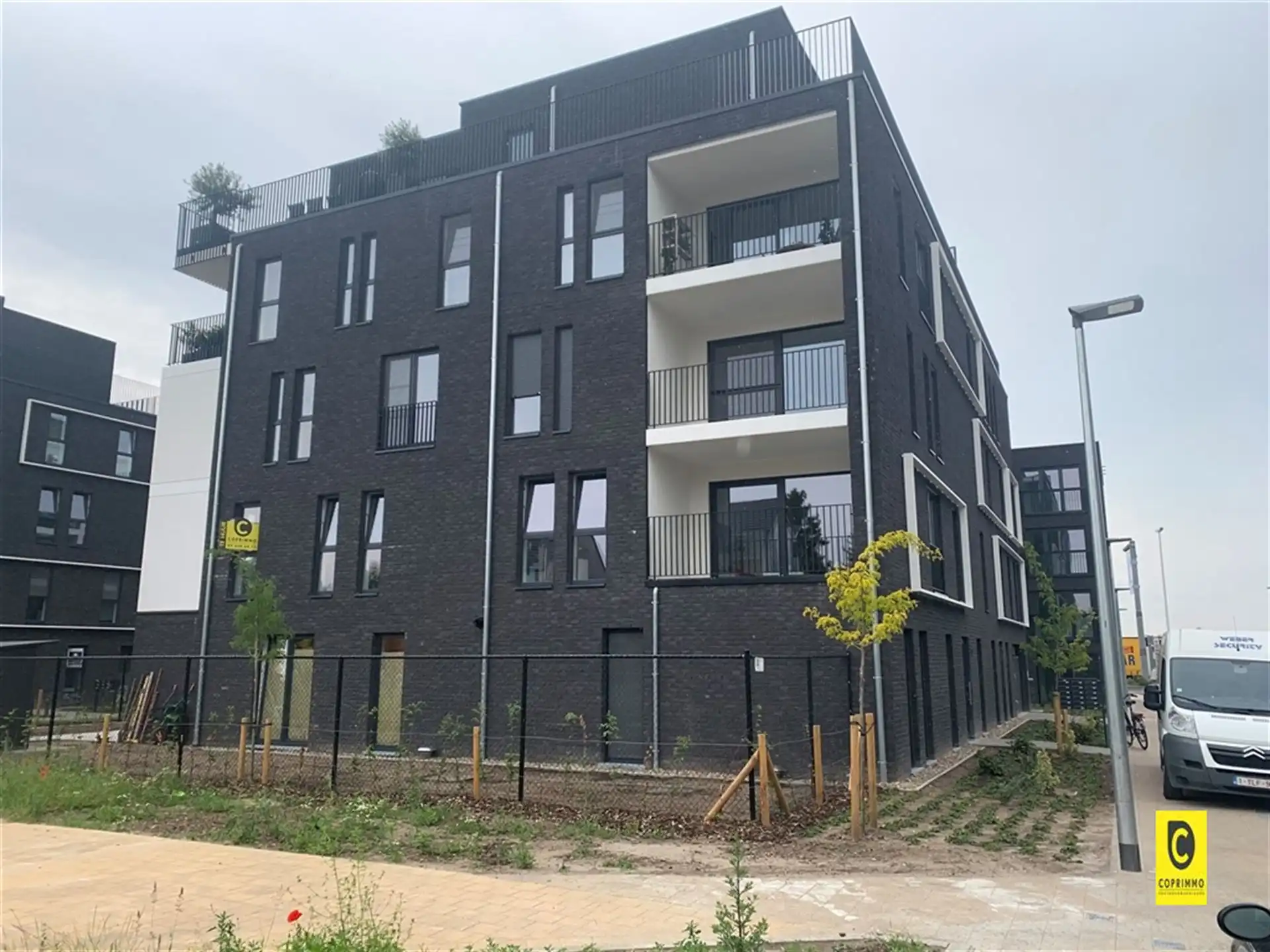 Appartement met 1 slk, terras en P foto {{pictureIndex}}