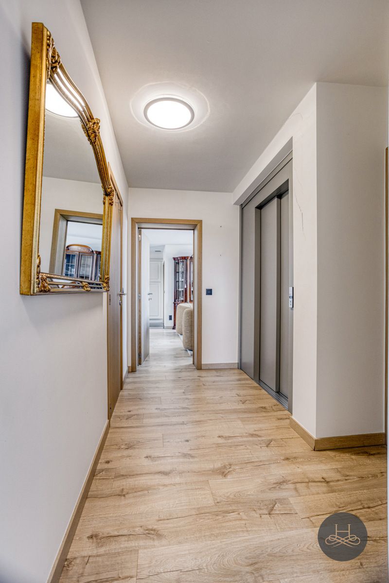 Ruim dakappartement (2017) met enorm terras op een A locatie foto 17