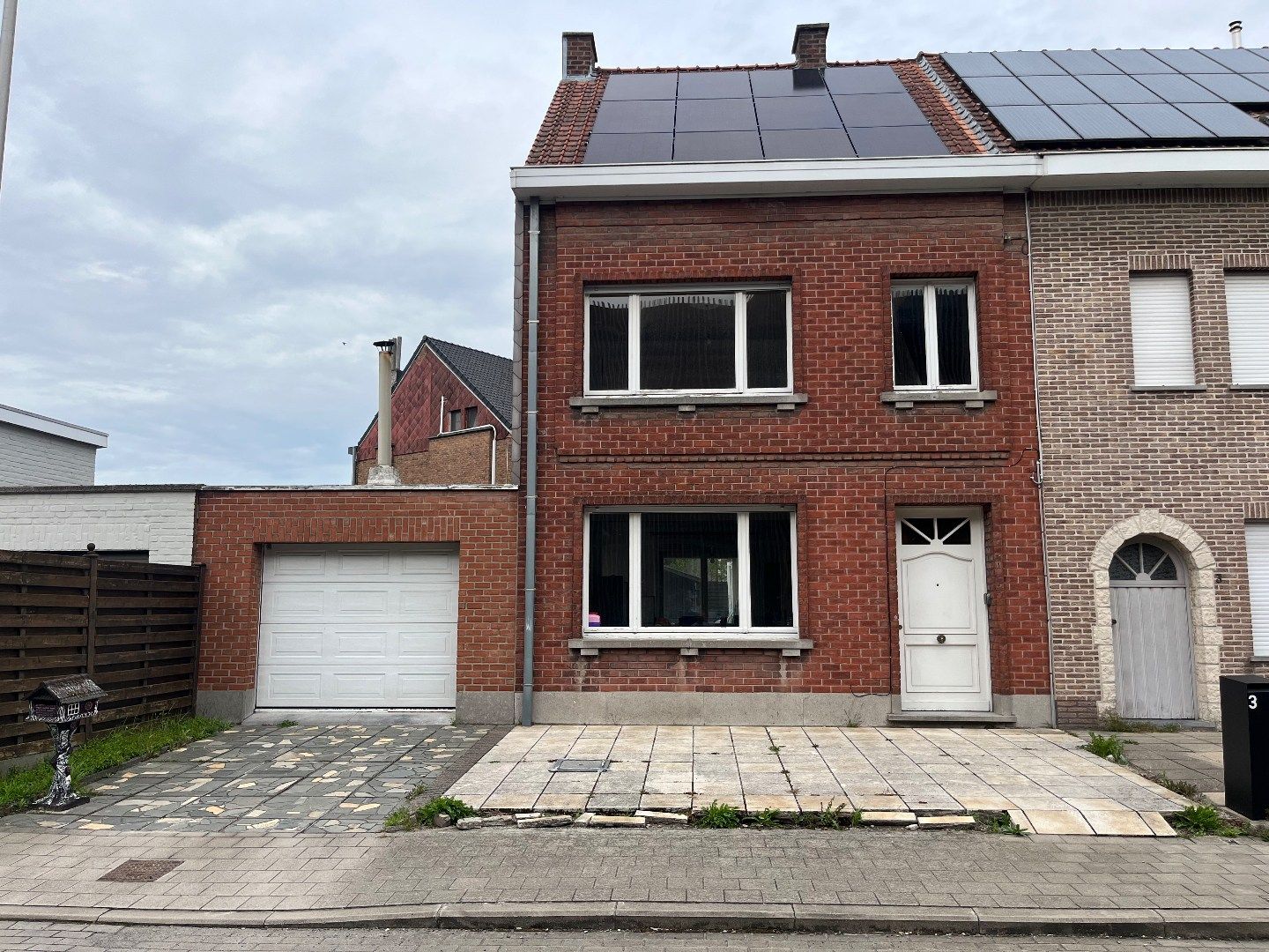 Hoofdfoto van de publicatie: Ruime woning te koop in Harelbeke! 