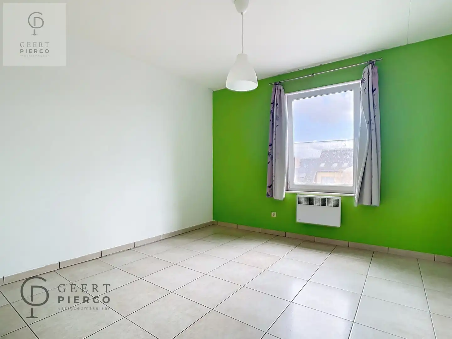 Ruim appartement met twee slaapkamers, kelder en ondergrondse staanplaats. foto 11