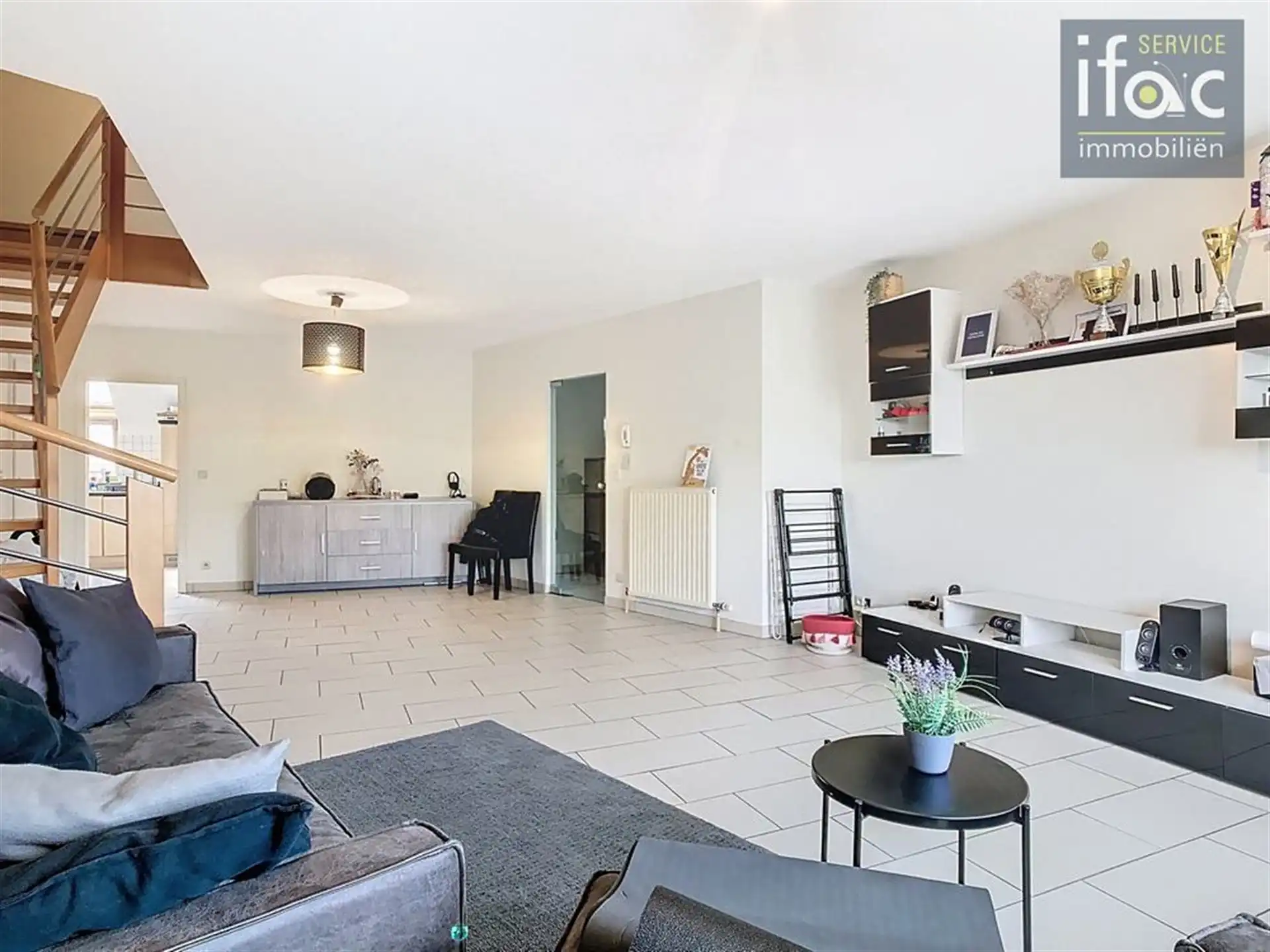 Goed gelegen duplex met 2 slaapkamers en terras foto 3