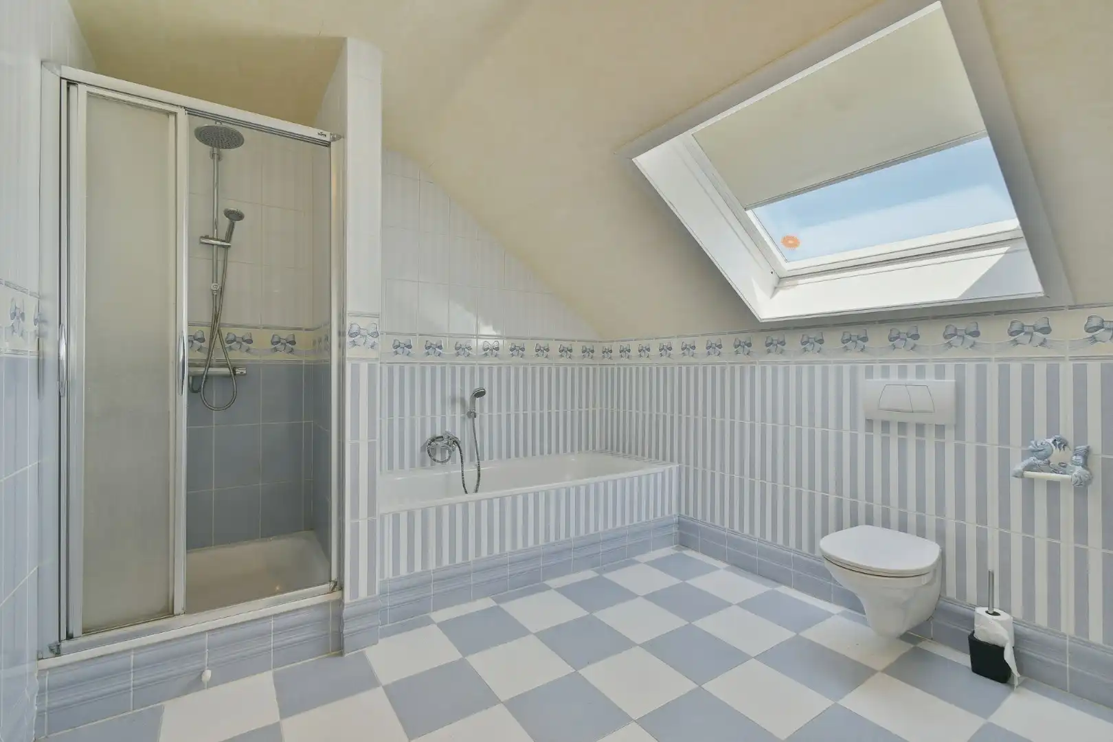 Ruime alleenstaande woning te huur in landelijk Ichtegem foto 13