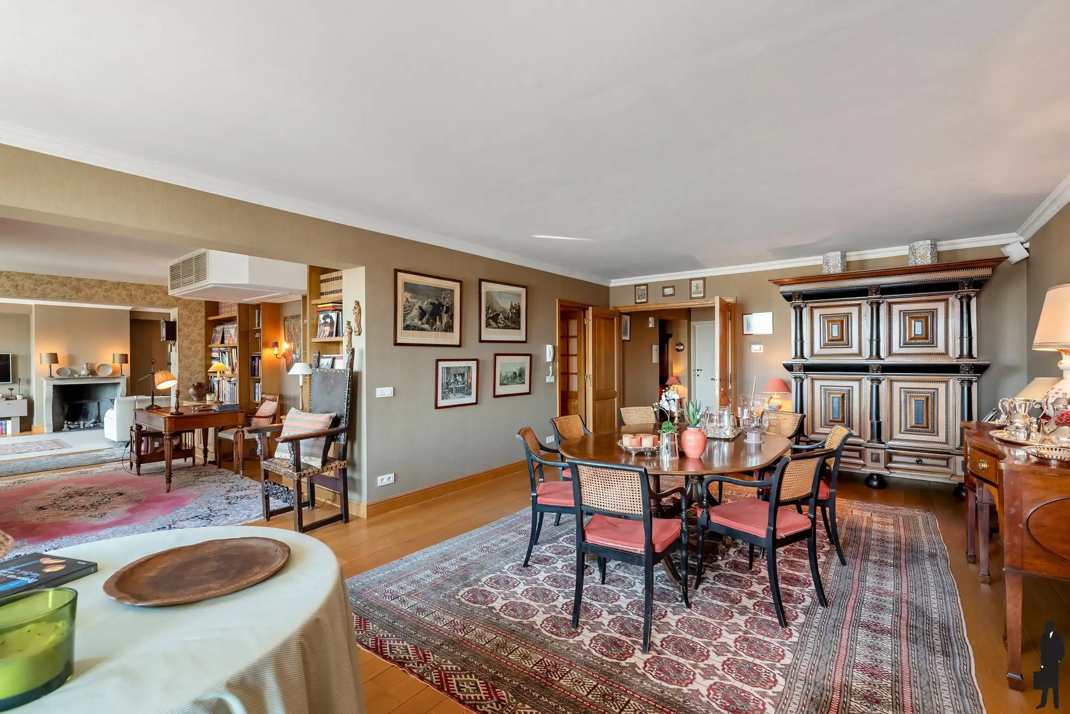 Exclusief appartement van 244m² op de Grote Markt foto 3