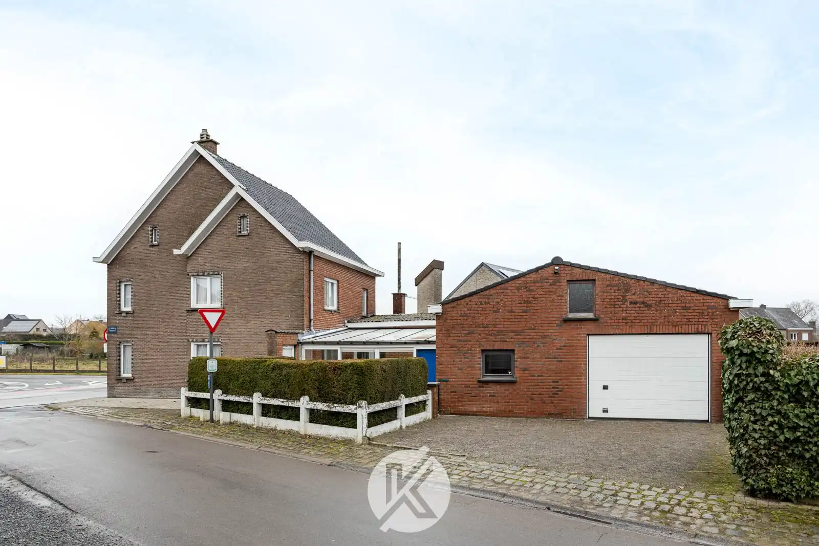 Vrijstaande, robuuste woning nabij het centrum foto 29