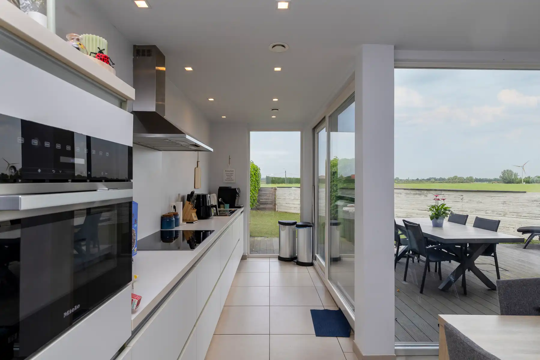 Toffe woning met 2 slaapkamers, bureau en garage foto 2