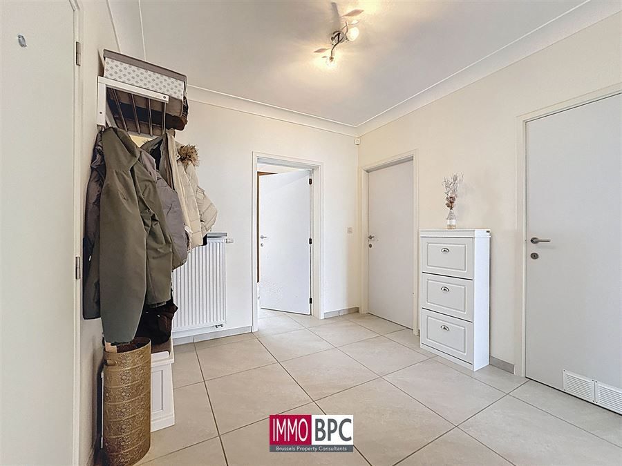 Instapklaar, ruim appartement met 2 slaapkamers, kelder en garage inbegrepen foto 9