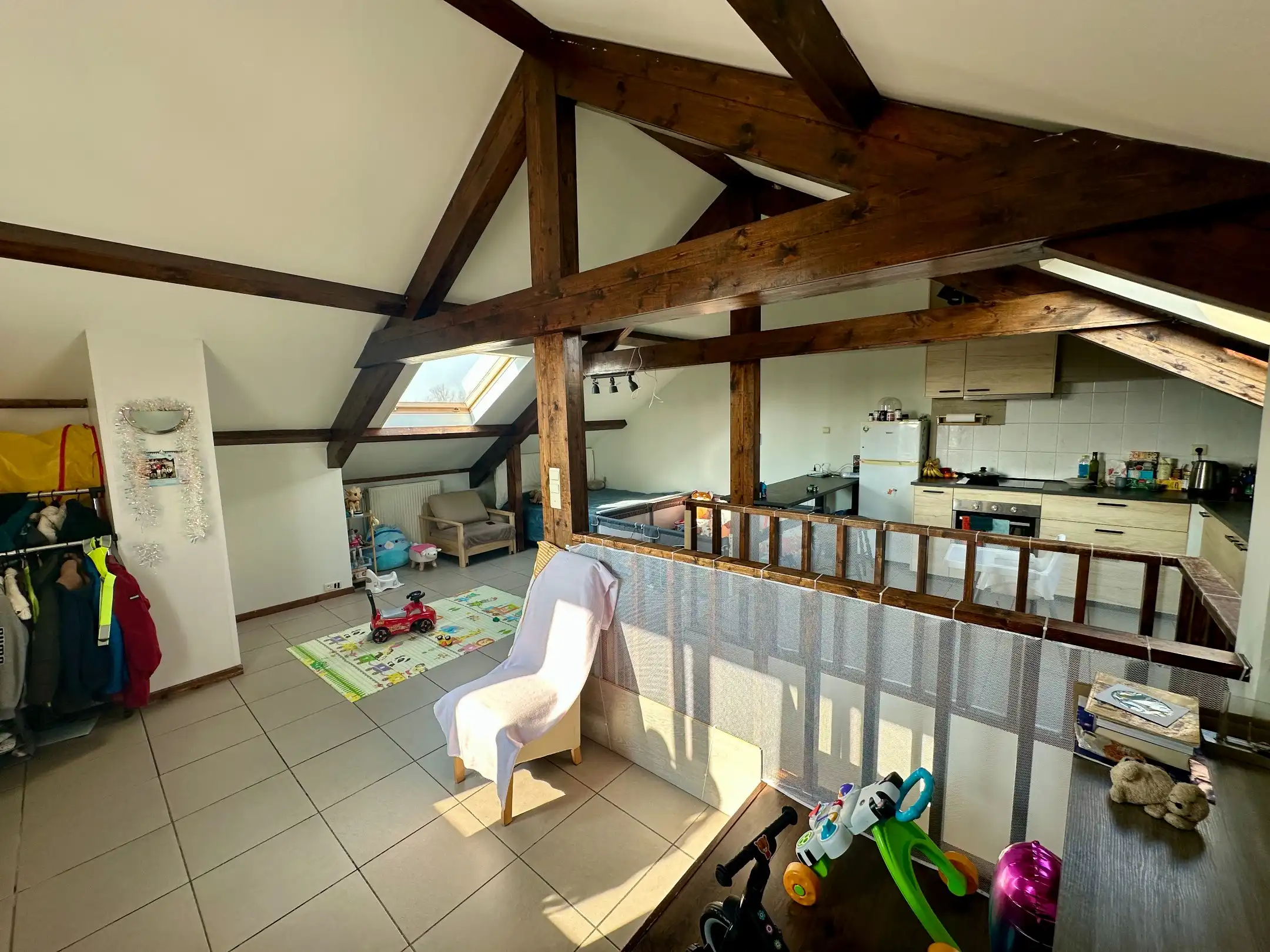 3 slaapkamer triplex met 2 staanplaatsen foto 8