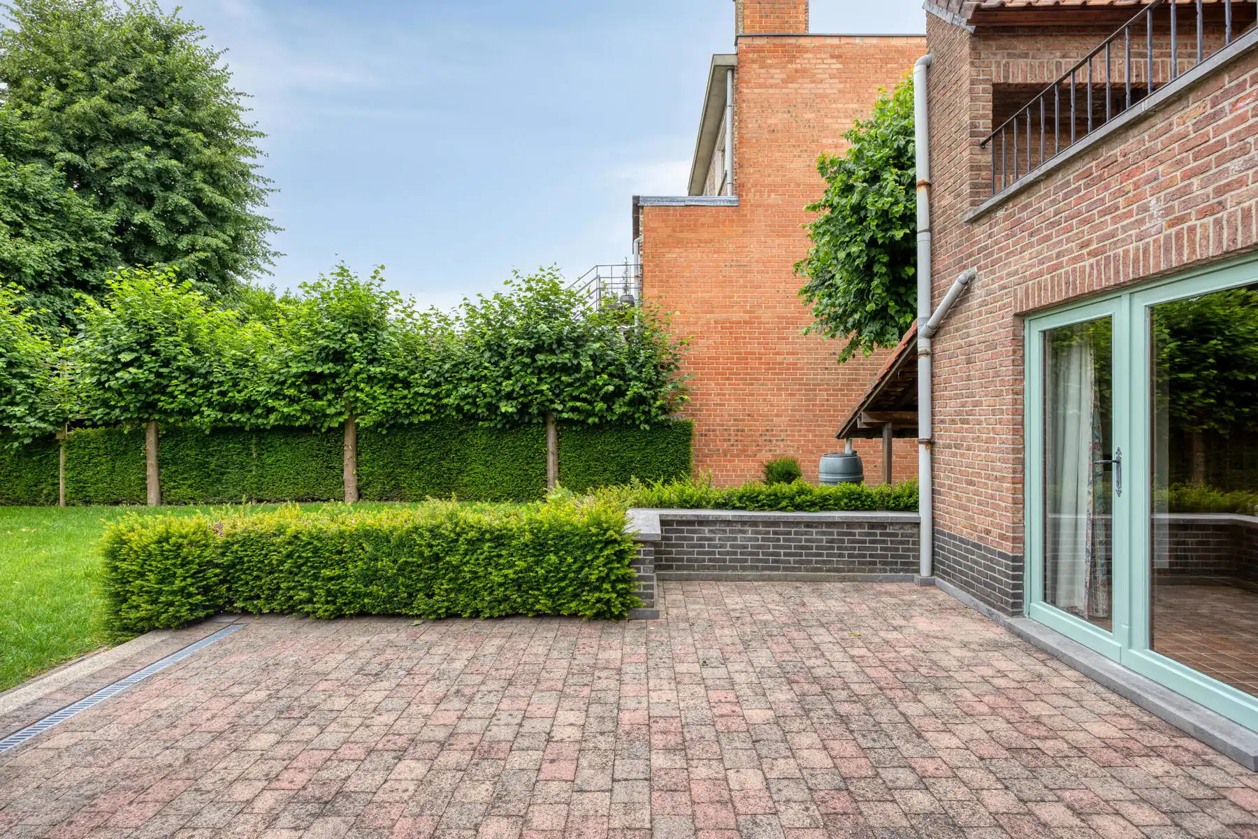 Leemans Immobiliën biedt u deze ruime bel-etagewoning te huur aan in Zellik. foto 26