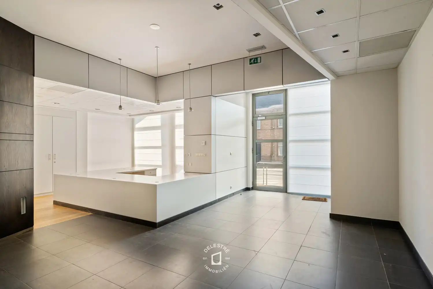 Veelzijdig investeringspand met 3 APP., MAGAZIJN, STAANPLAATSEN EN HANDELSPAND foto 8