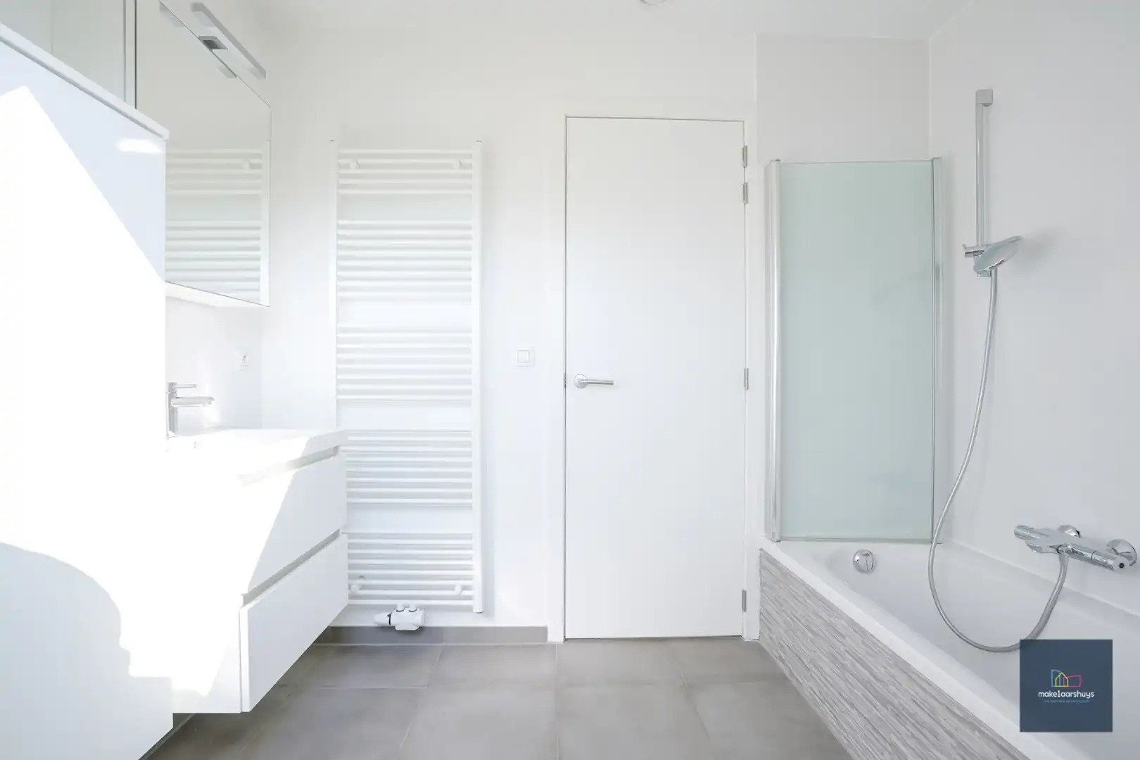 Schitterend 1-slpk.appartement met staanplaats.  foto 10