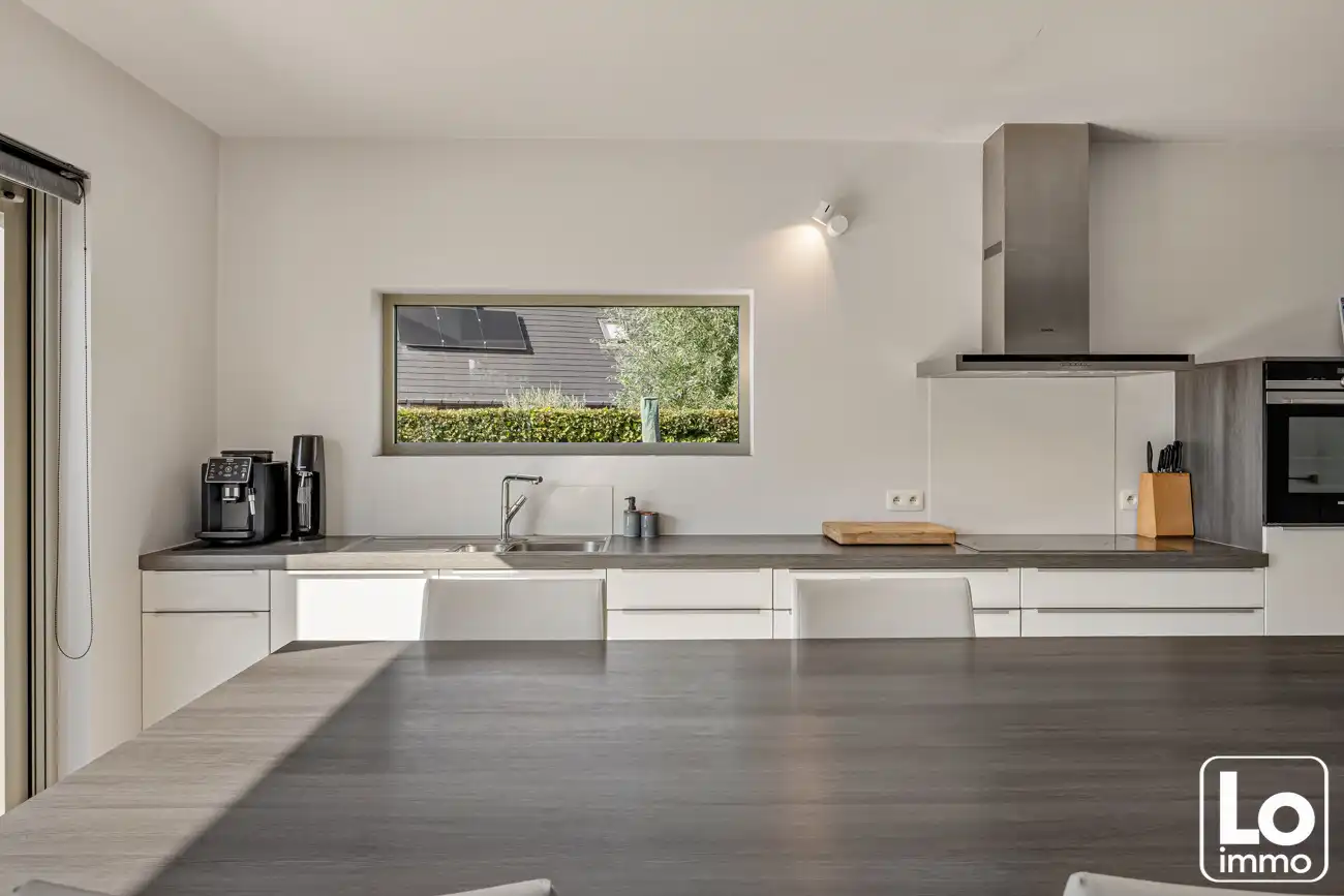 Instap klare moderne open villa met dubbele inpandige garage en een gezellige tuin op een toplocatie nabij het centrum van Lochristi! foto 32