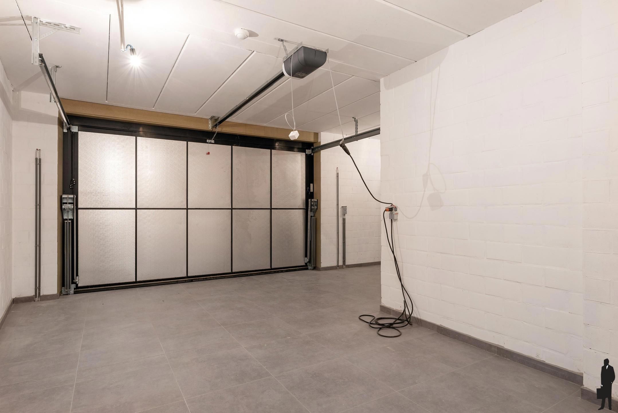 Instapklare nieuwbouw halfopen bebouwing met tuin en garage foto 17