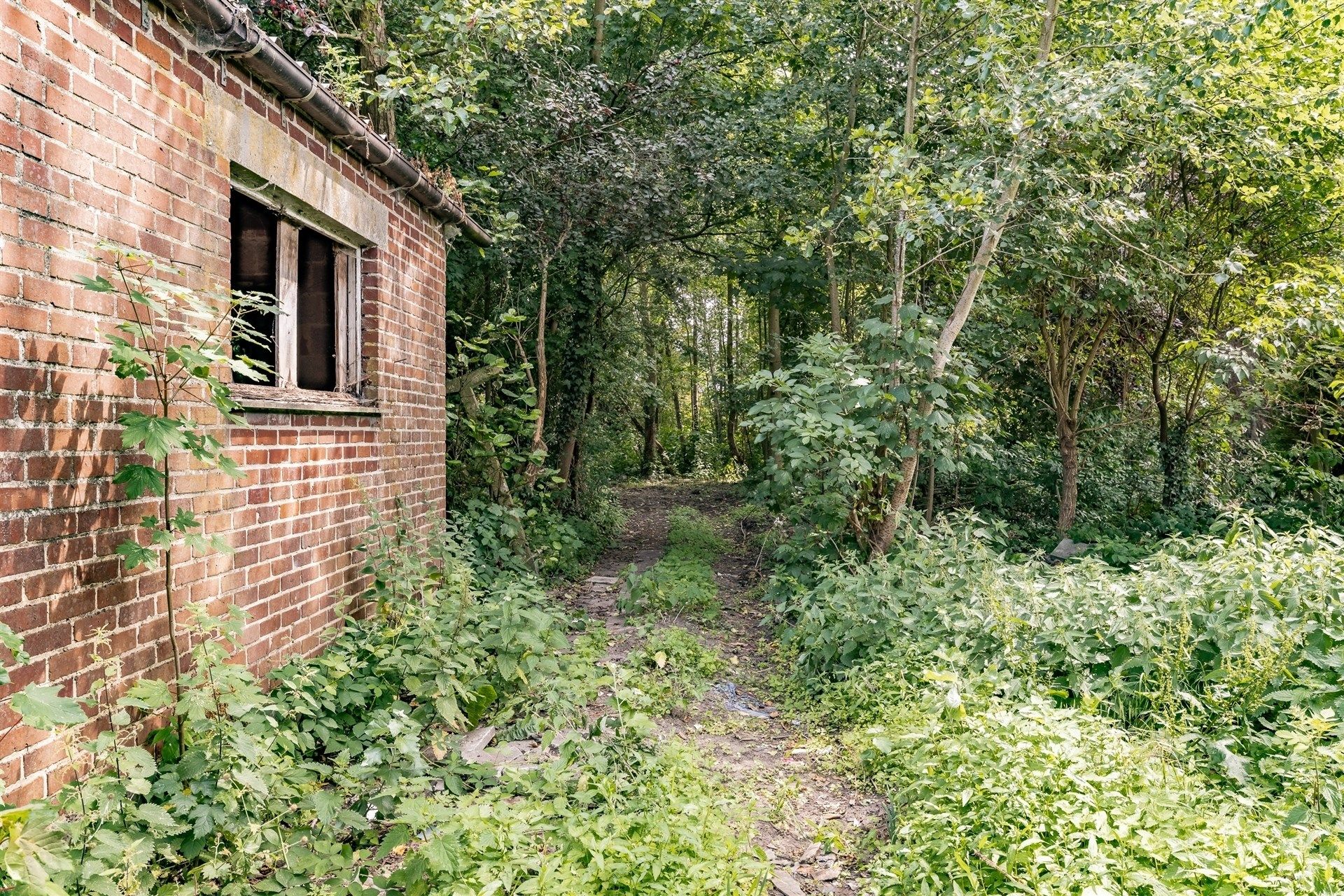 Halfopen renovatiewoning met  verdere mogelijkheden in centrum Wetteren foto 24