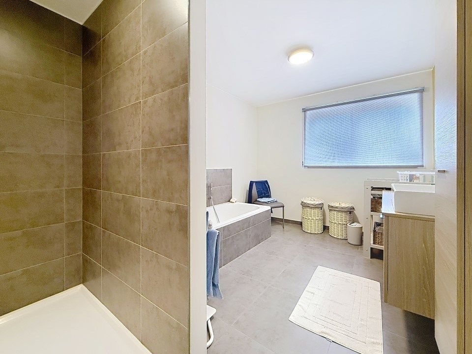 Moderne halfopen woning met tuin en garage – Rustige, centrale ligging! foto 8