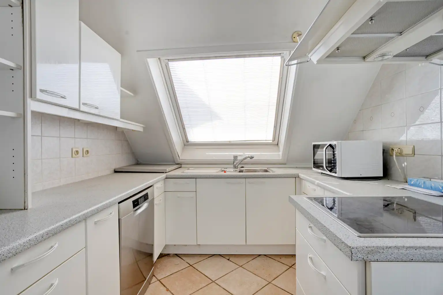Zeer ruime duplex met 4 slaapkamers en terrassen in Jette foto 11