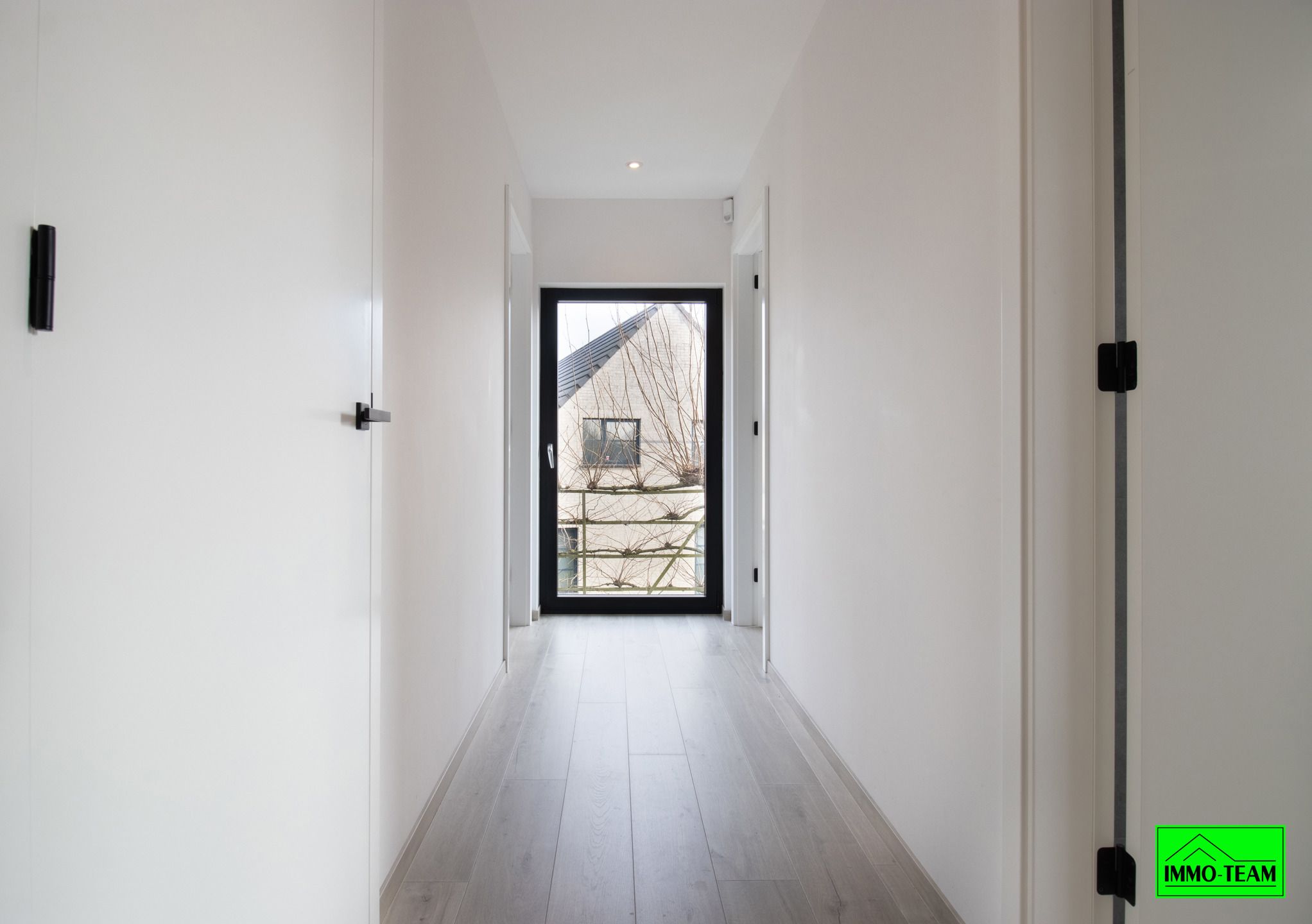 Prachtige 3-gevel villa met zwembad foto 14