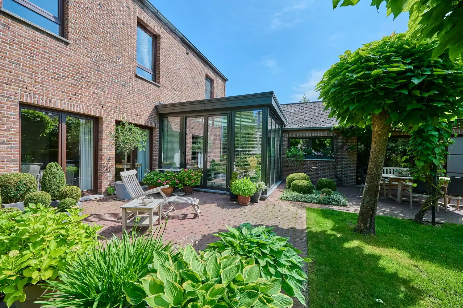 Karaktervolle woning met praktijkruimte,  4 slaapkamers en zuidgerichte tuin foto 25