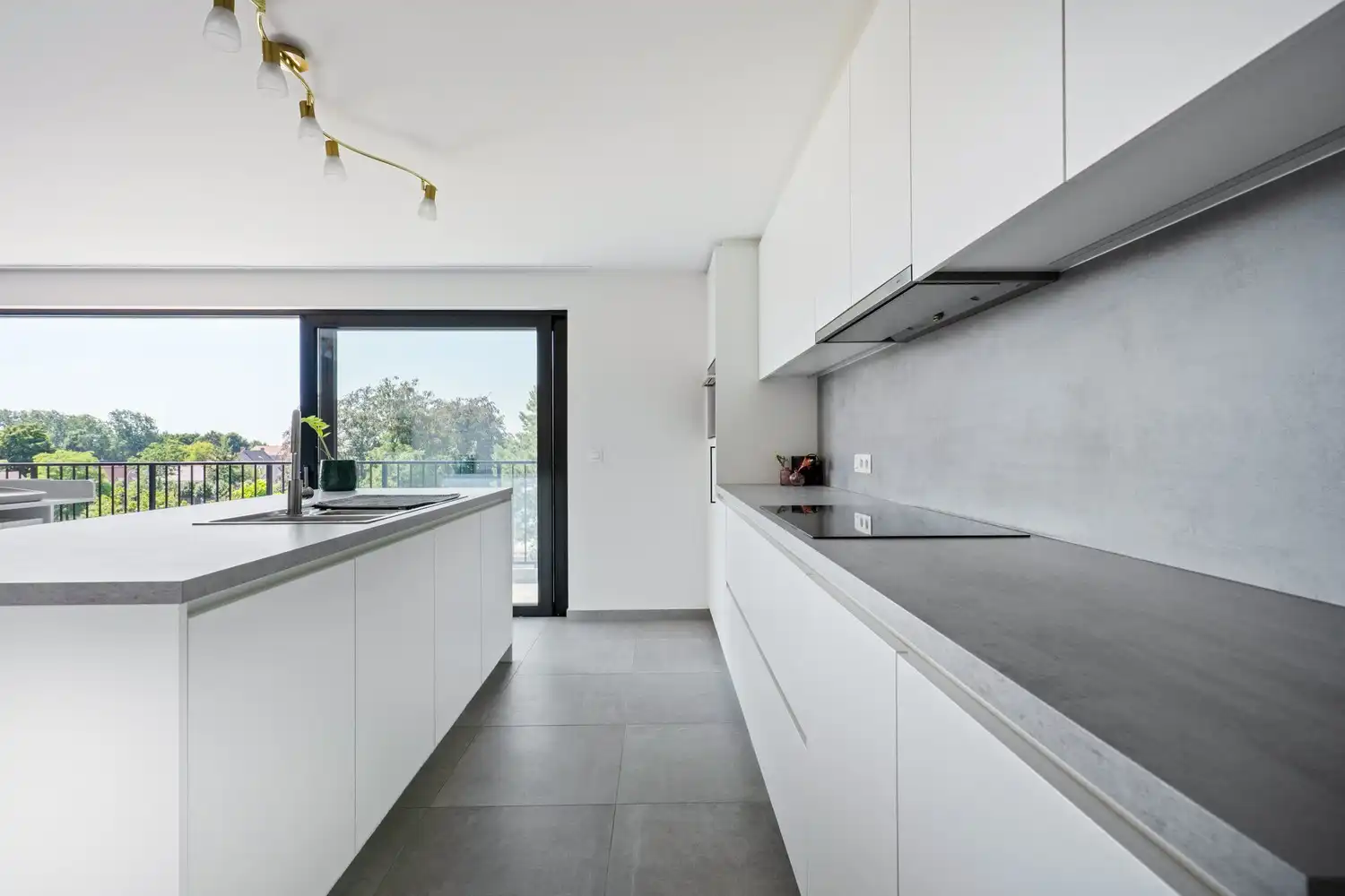 Moderne penthouse met 2 slpkrs, terras en autostaanplaats in centrum Onze-Lieve-Vrouw-Waver foto 8