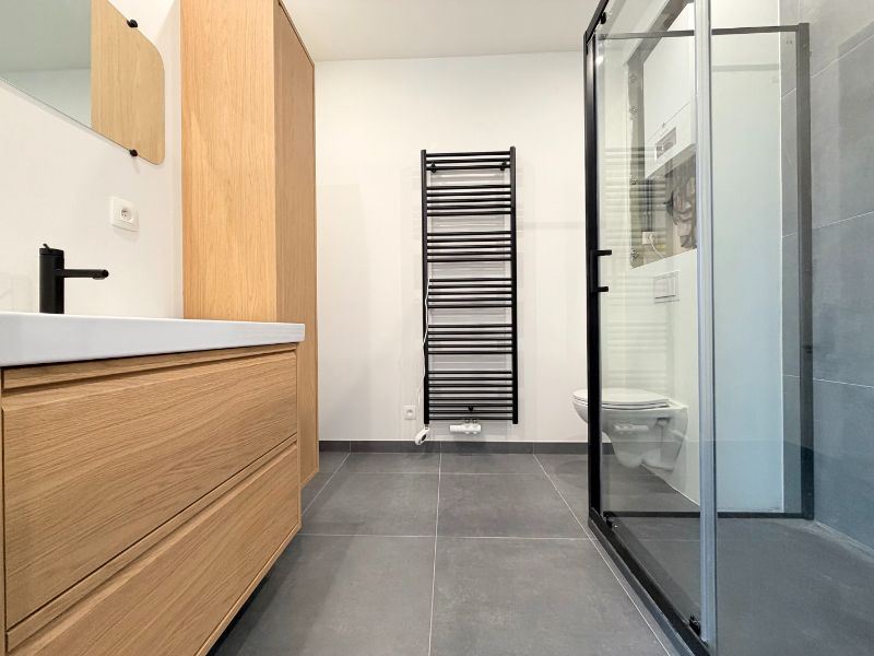 GERENOVEERDE HALFOPEN BEBOUWING TE HUUR IN DOORNZELE foto 6