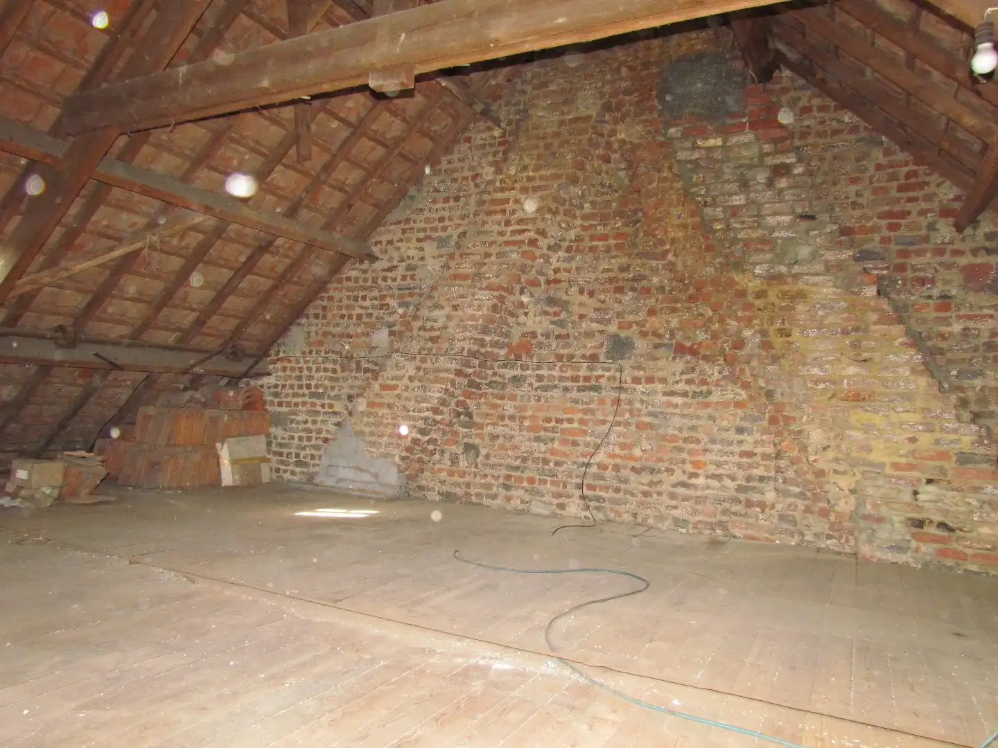 GOEDGELEGEN HOB MET VEEL LICHTINVAL foto 12