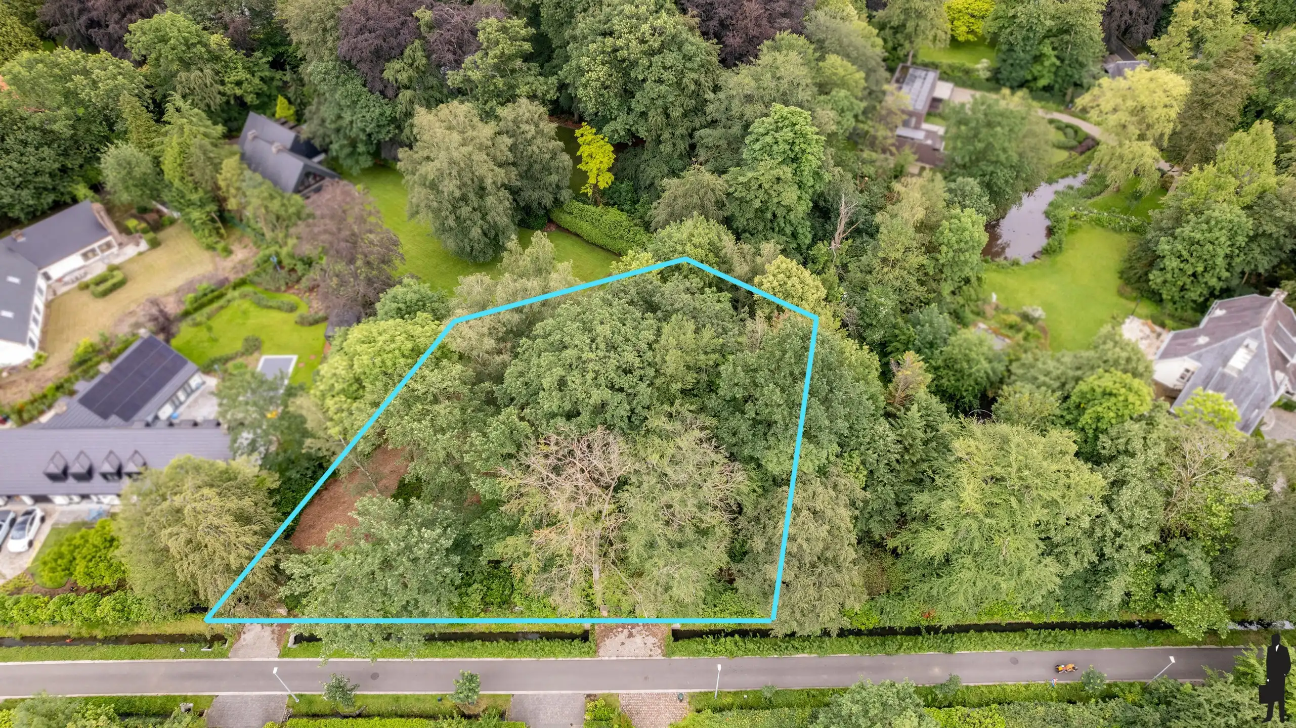 Uniek perceel grond van ca. 3147m² en een perceelbreedte van 56 m! foto 5