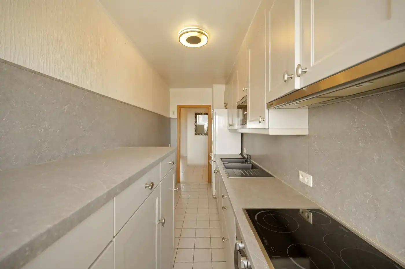 Instapklaar appartement met 2 slaapkamers en garage in Tienen foto 9