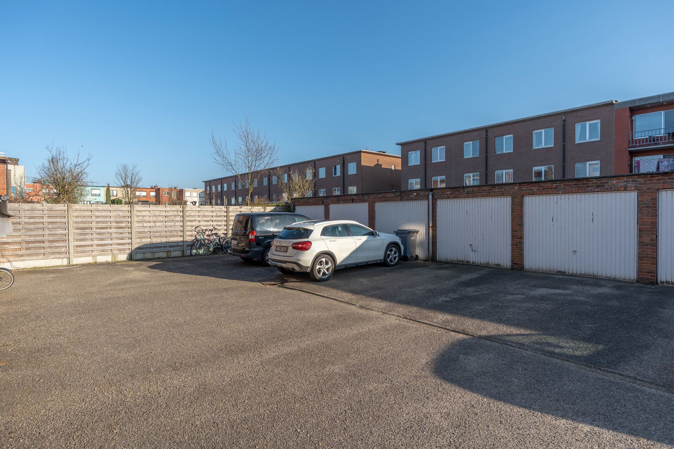 Vernieuwd en energiezuinig app. met 2 slpk en garage en stpl foto 21
