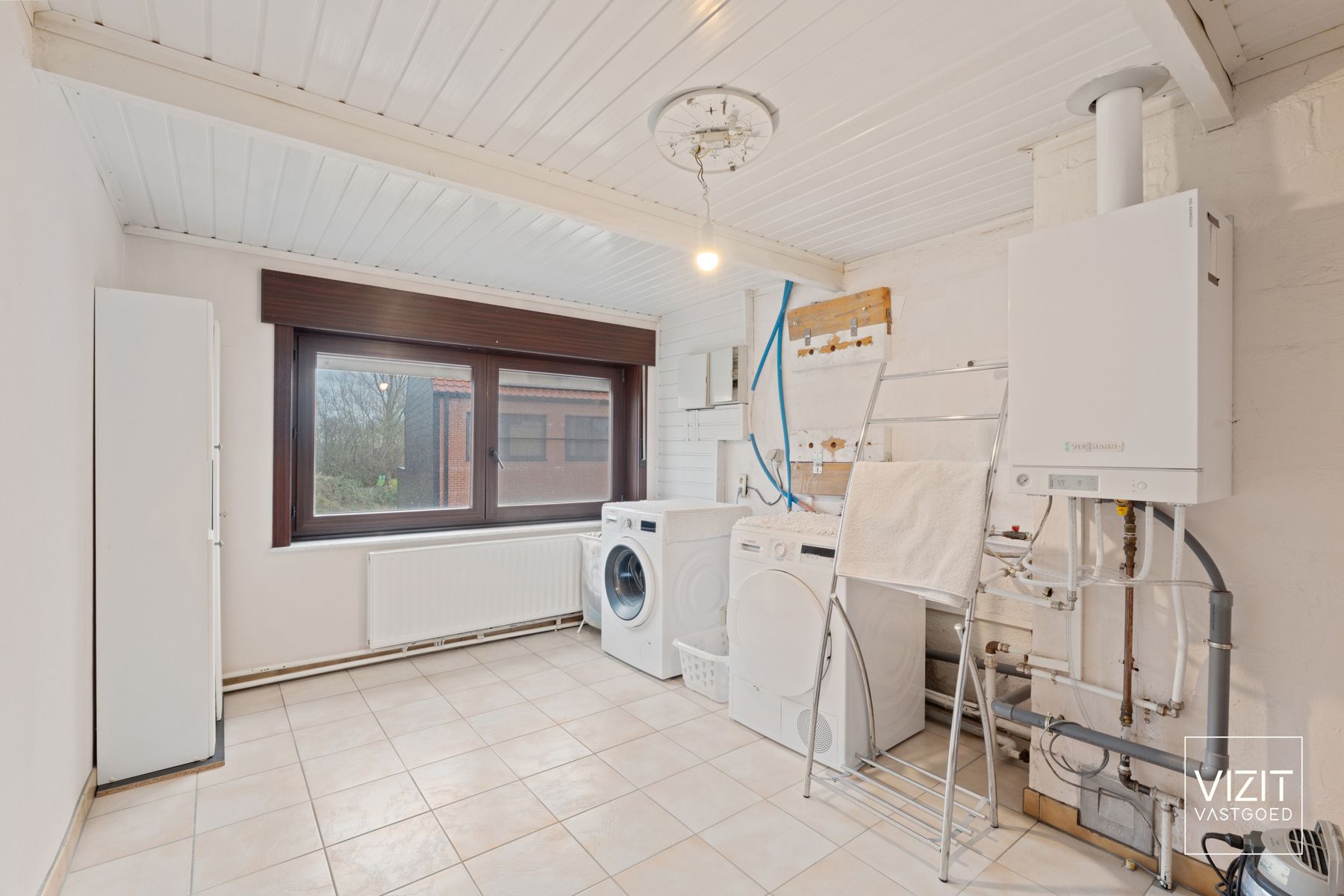 Zeer ruim appartmenet met 3 slaapkamers en parkeerplaats foto 10