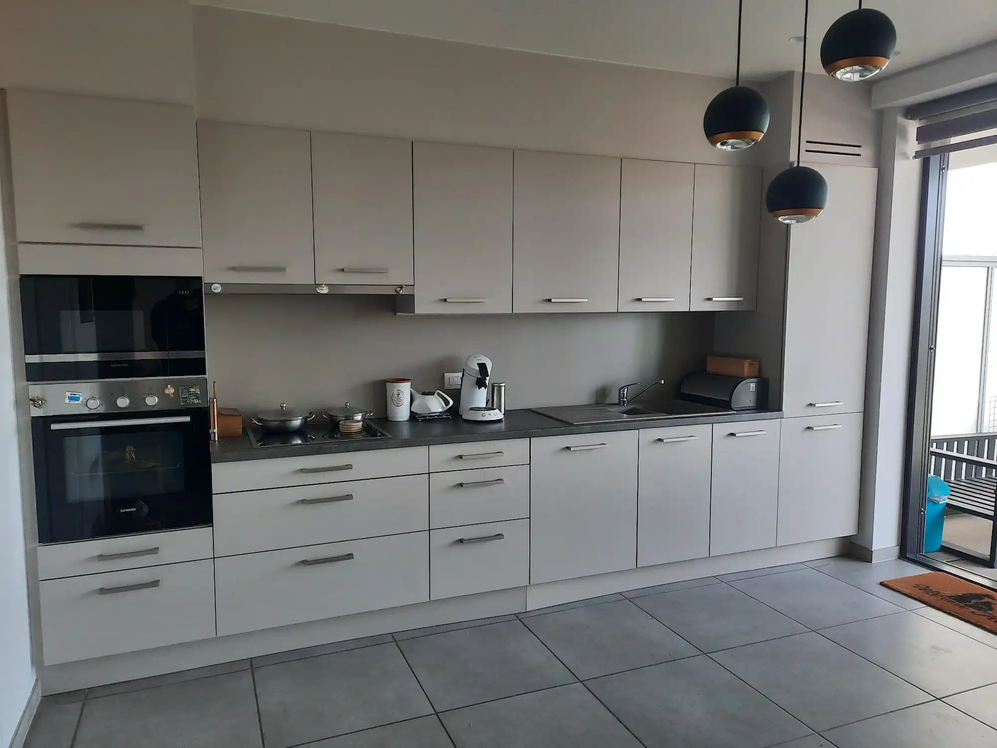 TE HUUR, Deinze, Markt foto 3