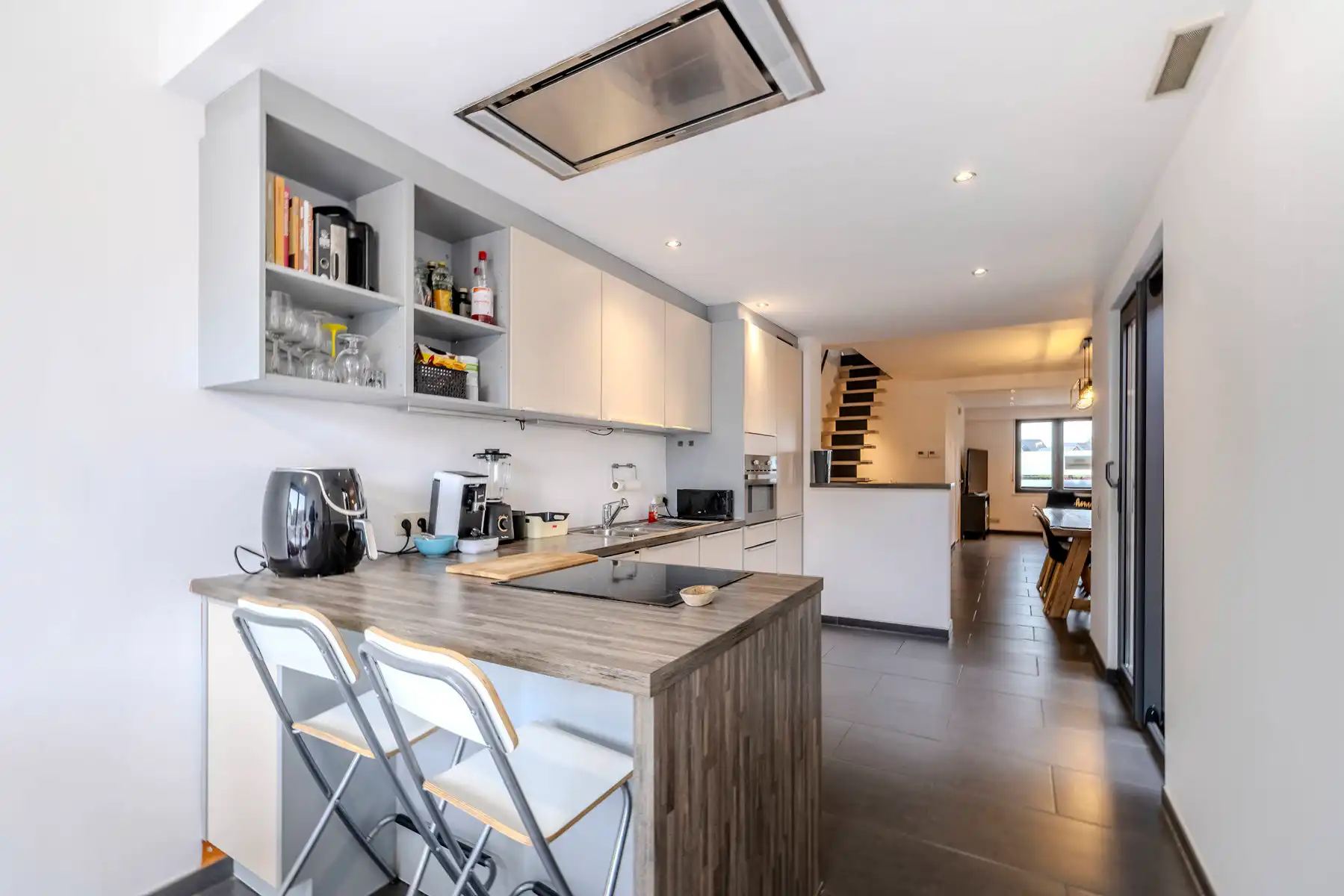 Gerenoveerde woning met o.a. 3 slaapkamers foto 27