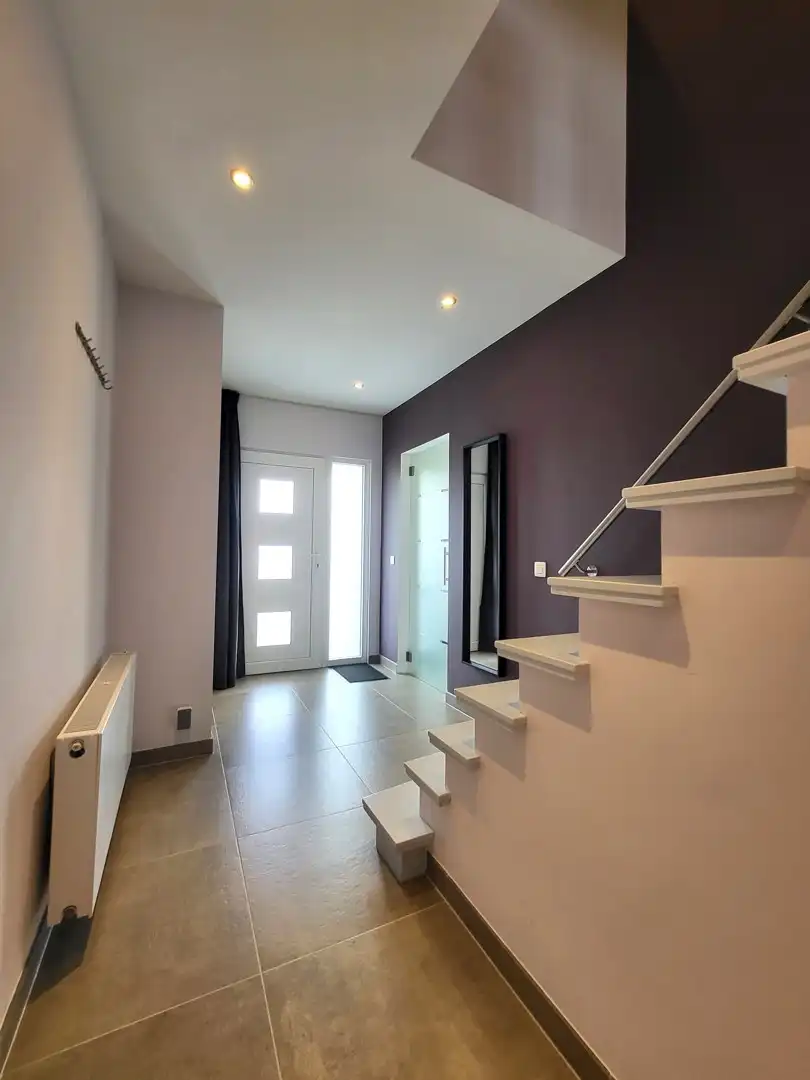 Gerenoveerde woning met garage en zonnige tuin in landelijke omgeving. Topper! foto 11