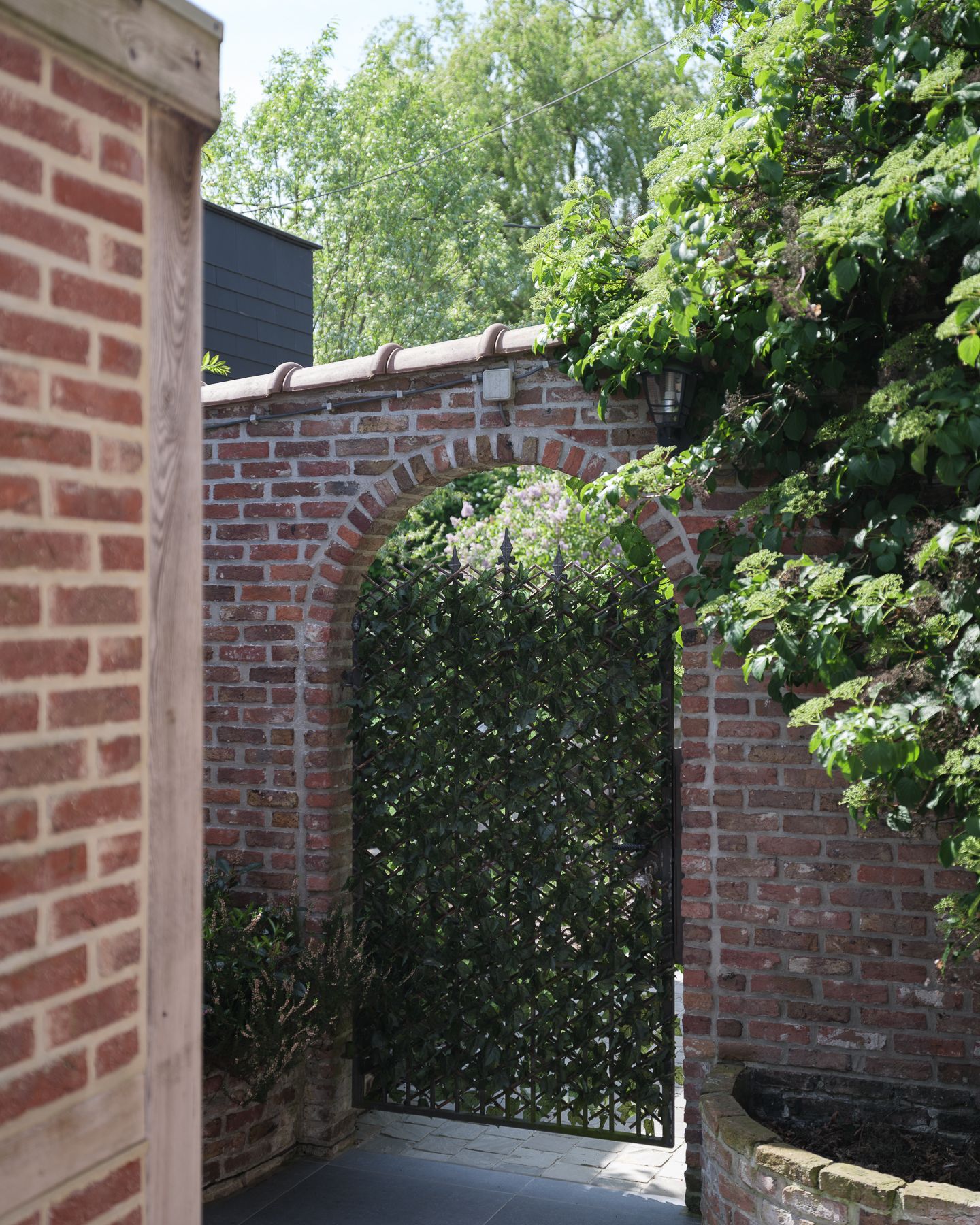 Charmante woning met zonnige tuin in het groene Drongen foto 24
