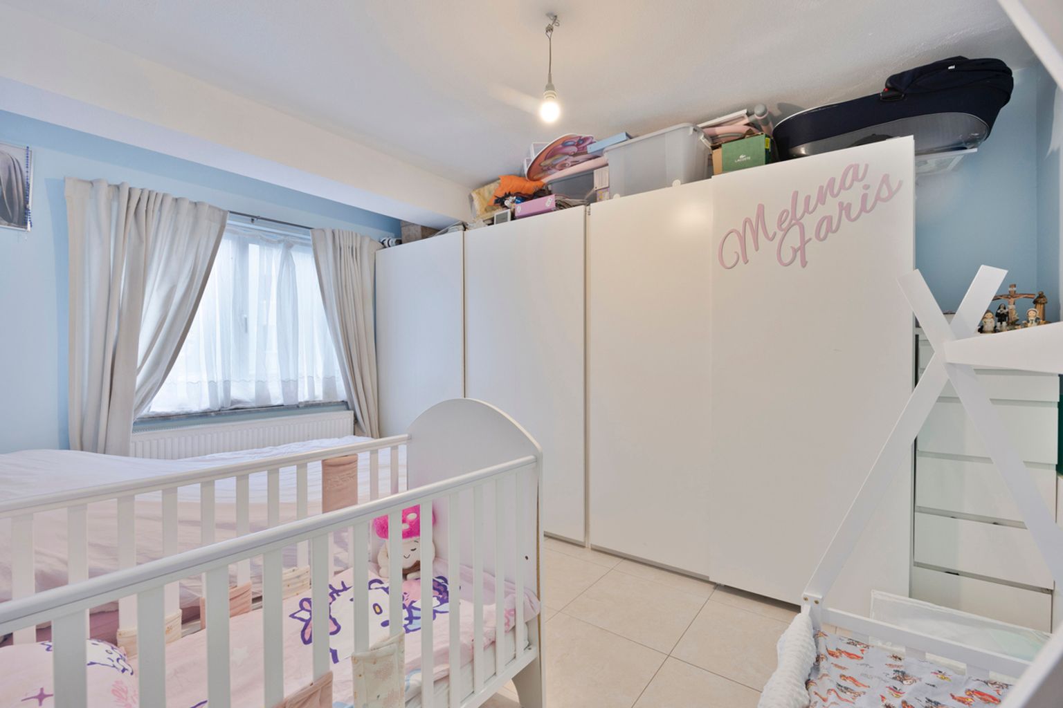 Instapklaar 1 slaapkamer lichtrijk en modern hoekappartement foto 9