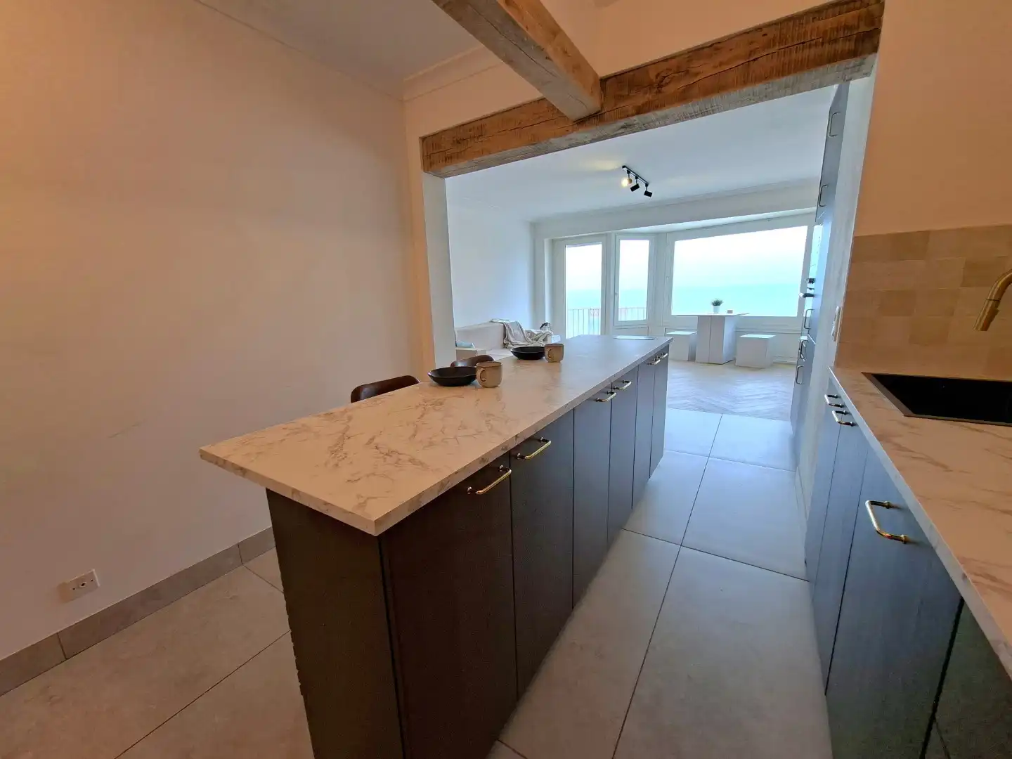 Prachtig gerenoveerd appartement op de zeedijk foto 9