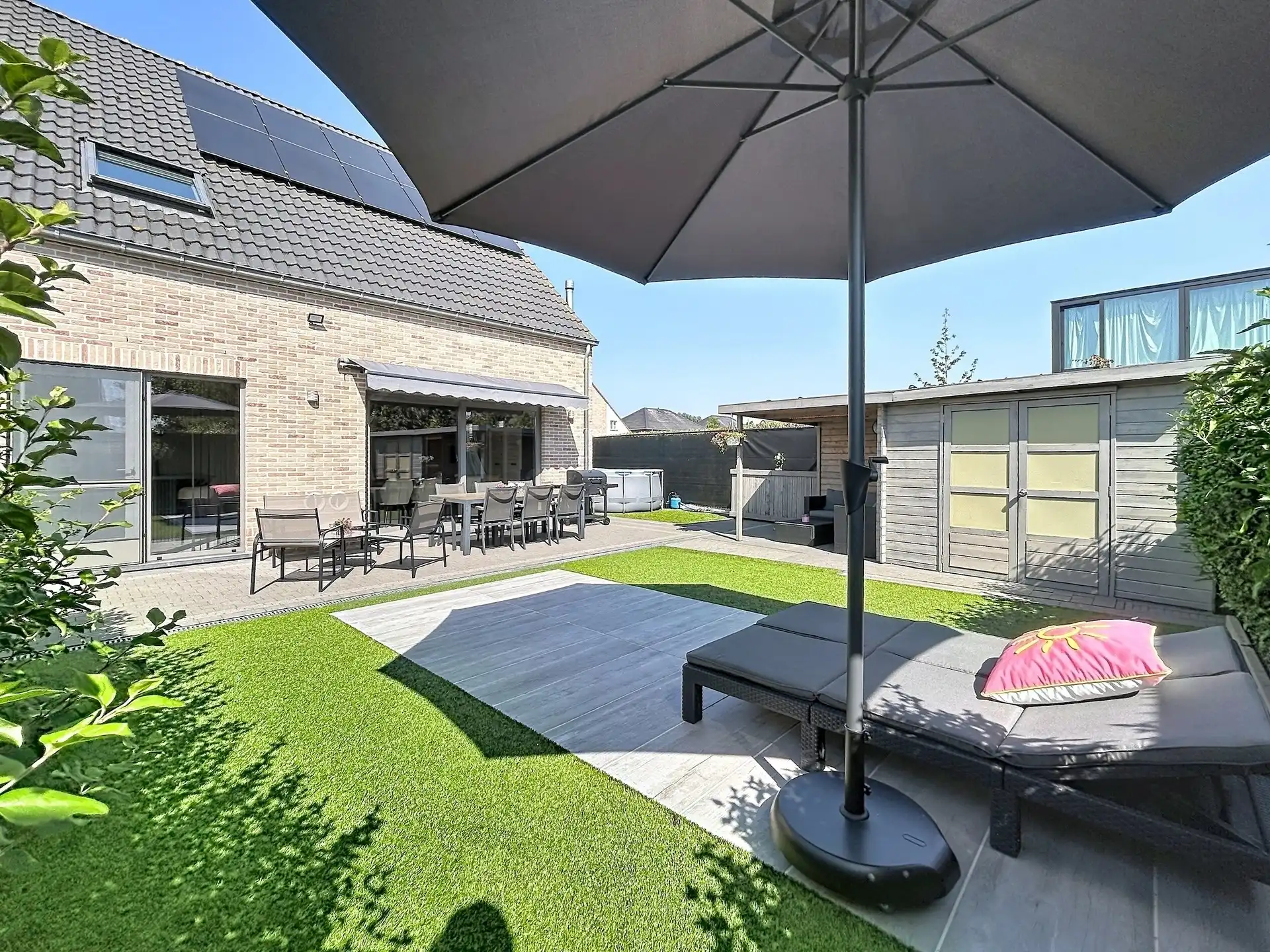 Energiezuinige gezinswoning met 3 slaapkamers en inpandige garage  op toplocatie  foto 2