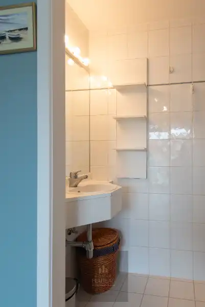 Ruim doorloop-appartement met 2 slaapkamers in de vernieuwde residentie Scorpio op de zeedijk te Nieuwpoort-Bad. foto 26