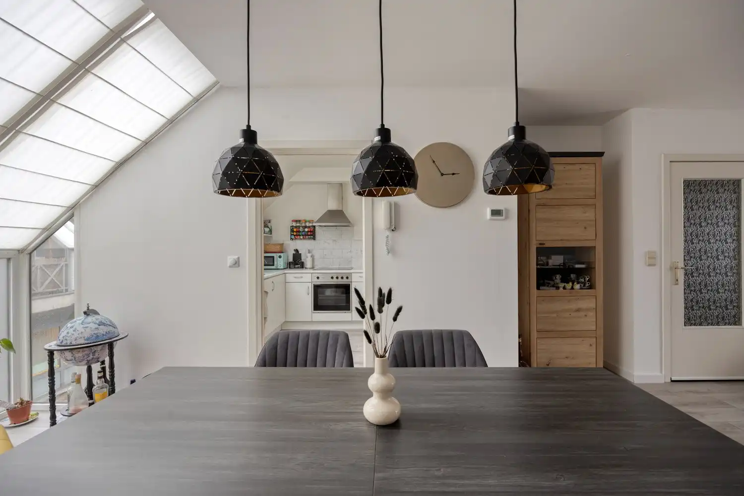 Instapklaar appartement met 2 slaapkamers en garage in het centrum van Lanaken! foto 11