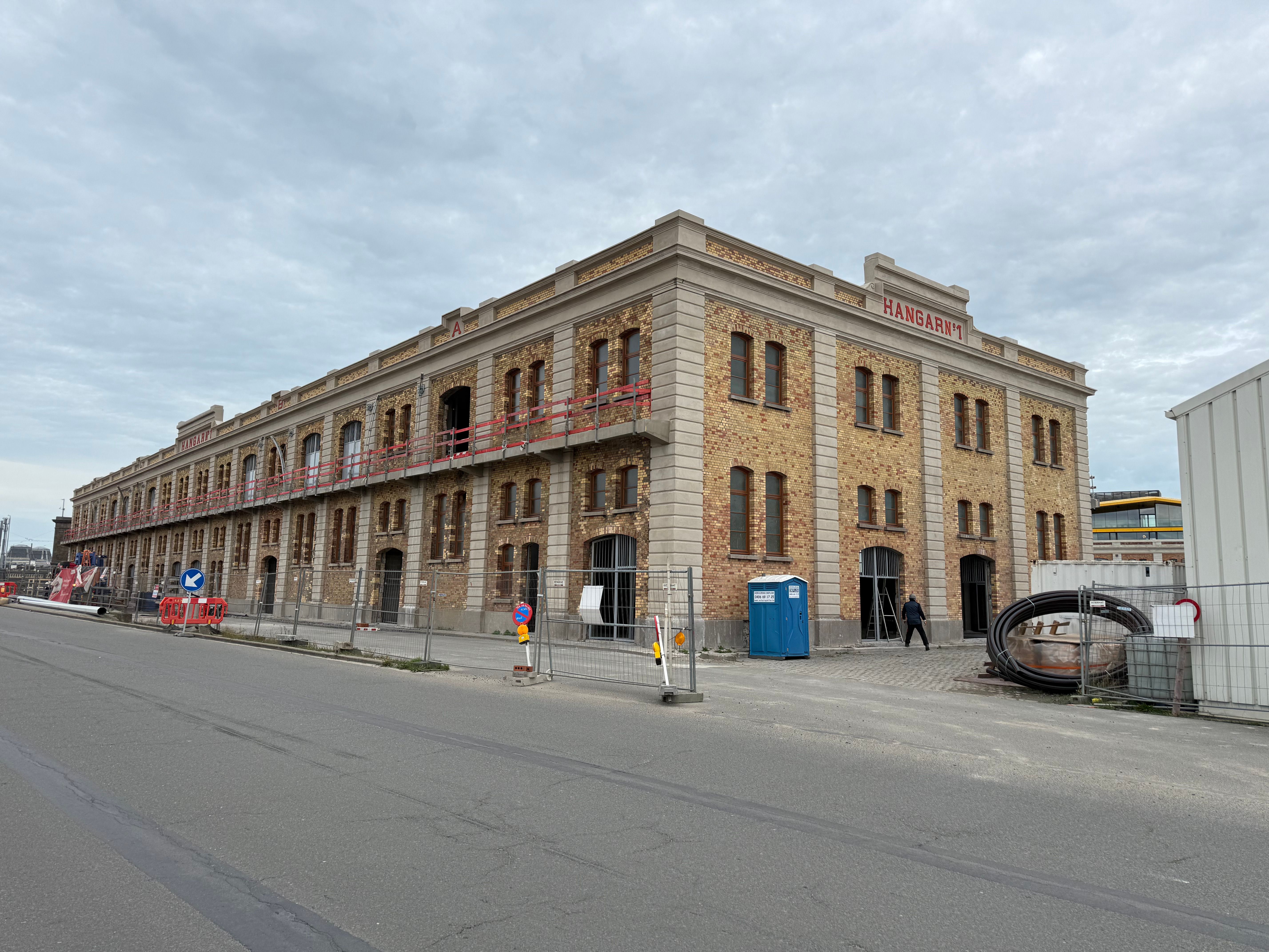 Stapelhuisstraat 1 - restaurant foto {{pictureIndex}}