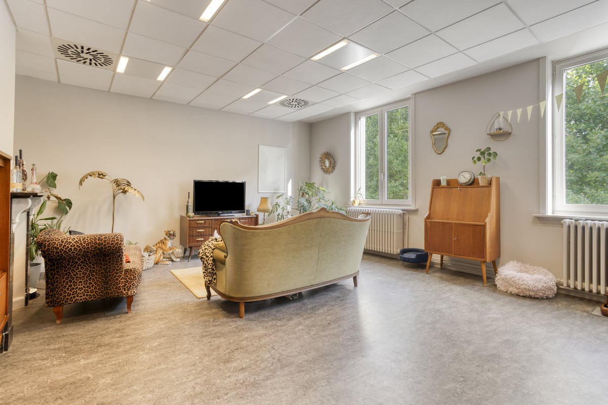 Mooie herenwoning in Schellebelle te koop met tuin en garage foto 3
