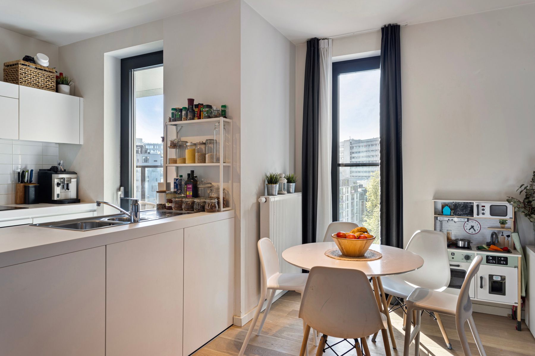 Appartement 3 slpk, 2 badk, 2 terrassen + staanplaats Quartier Leopold foto 3